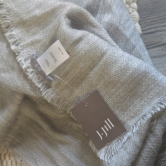 JJill  82x24 - Picture 3 of 3